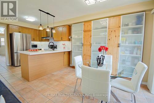 5 Stella Crescent, Caledon, ON - Indoor Photo Showing Kitchen