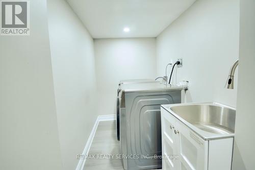 5 Stella Crescent, Caledon, ON - Indoor Photo Showing Laundry Room