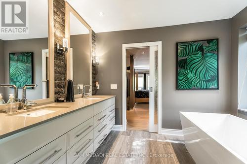 1292 Contour Drive, Mississauga, ON - Indoor Photo Showing Bathroom