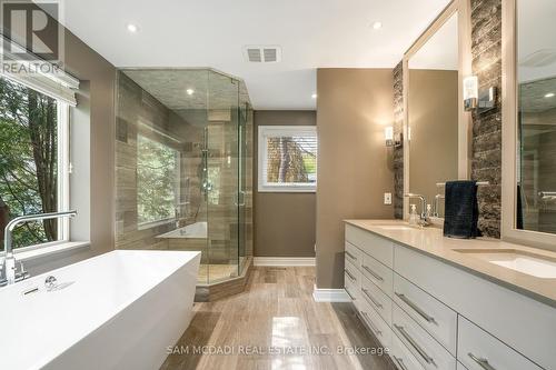 1292 Contour Drive, Mississauga, ON - Indoor Photo Showing Bathroom