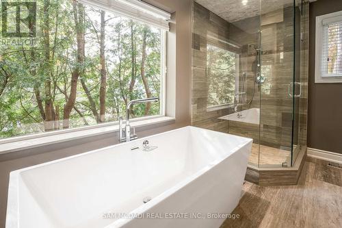 1292 Contour Drive, Mississauga, ON - Indoor Photo Showing Bathroom