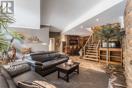 1292 Contour Drive, Mississauga, ON - Indoor Photo Showing Living Room