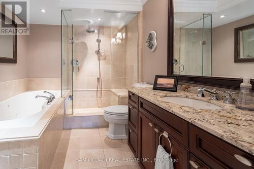 1292 Contour Drive, Mississauga, ON - Indoor Photo Showing Bathroom