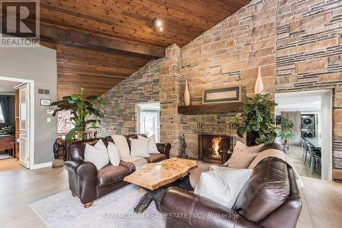 1292 Contour Drive, Mississauga, ON - Indoor Photo Showing Living Room With Fireplace