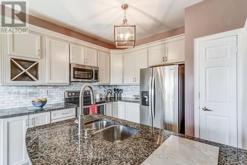 6 Collingwood Avenue, Brampton, ON - Indoor Photo Showing Kitchen With Double Sink With Upgraded Kitchen