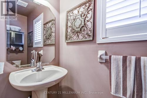 6 Collingwood Avenue, Brampton, ON - Indoor Photo Showing Bathroom