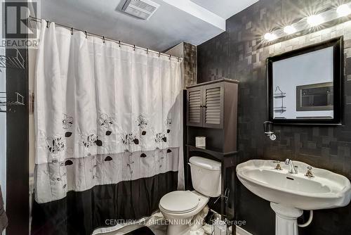 6 Collingwood Avenue, Brampton, ON - Indoor Photo Showing Bathroom