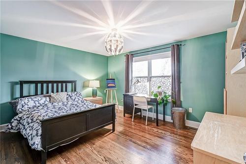 3021 Lakeshore Road, Burlington, ON - Indoor Photo Showing Bedroom