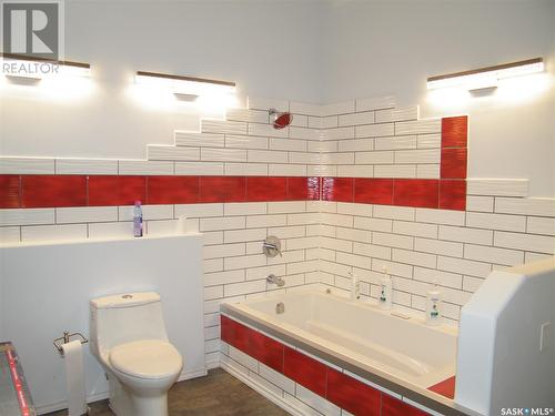 43 Lakeshore Drive, Lucien Lake, SK - Indoor Photo Showing Bathroom