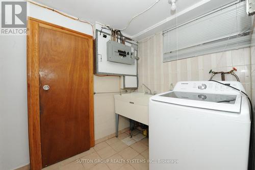 353 Hopewell Avenue, Toronto, ON - Indoor Photo Showing Laundry Room