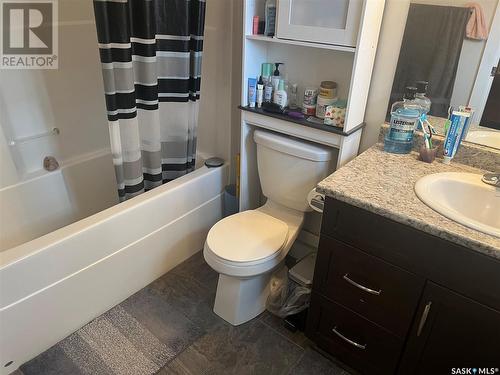 537 L Avenue N, Saskatoon, SK - Indoor Photo Showing Bathroom