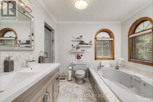 6 Clydebank Drive, Cambridge, ON - Indoor Photo Showing Bathroom