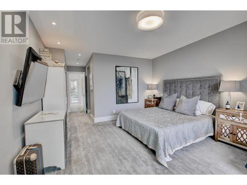 2460 Palmerston Avenue, West Vancouver, BC - Indoor Photo Showing Bedroom