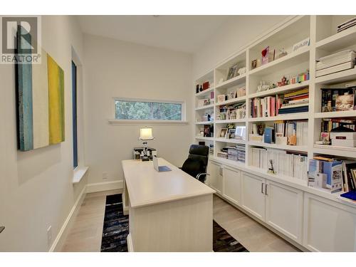 2460 Palmerston Avenue, West Vancouver, BC - Indoor Photo Showing Office