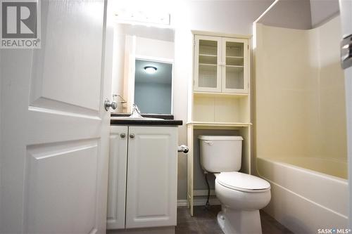 104 4601 Child Avenue, Regina, SK - Indoor Photo Showing Bathroom