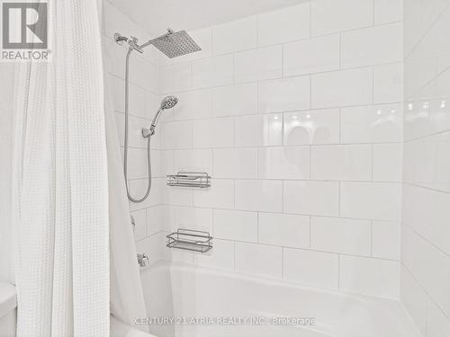 210 - 175 Hilda Avenue, Toronto, ON - Indoor Photo Showing Bathroom