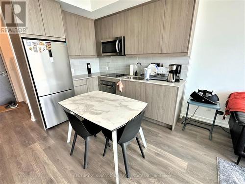 3004 - 32 Forest Manor Road, Toronto, ON - Indoor Photo Showing Kitchen