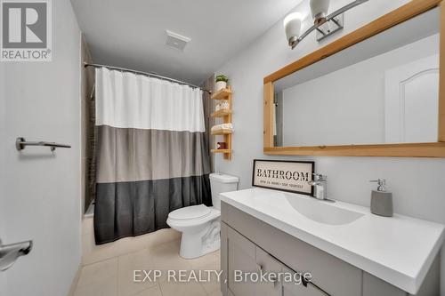 62 Amberwood Square, Brampton, ON - Indoor Photo Showing Bathroom