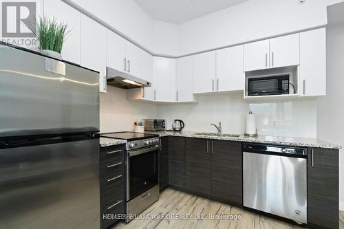 213 - 77 Leland Street W, Hamilton, ON - Indoor Photo Showing Kitchen With Upgraded Kitchen