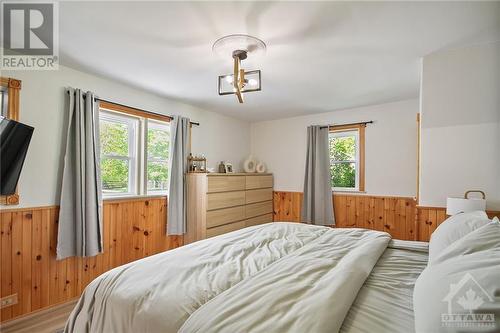 5621 Lanark County Rd 43 West Highway, Perth, ON - Indoor Photo Showing Bedroom