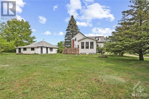 5621 Lanark County Rd 43 West Highway, Perth, ON - Outdoor