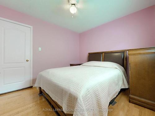 5659 Volpe Ave, Mississauga, ON - Indoor Photo Showing Bedroom