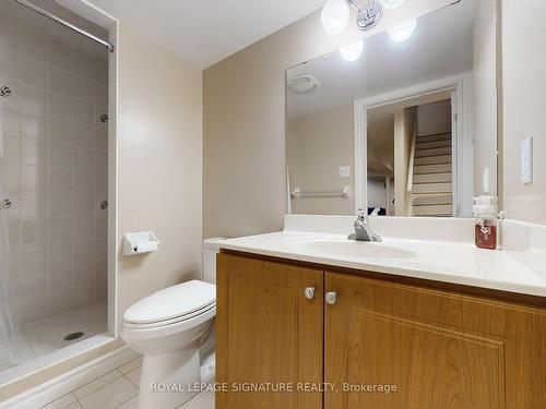 5659 Volpe Ave, Mississauga, ON - Indoor Photo Showing Bathroom