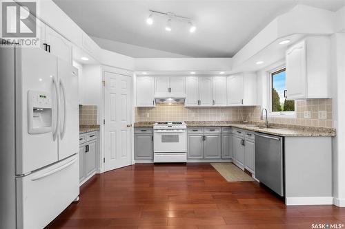 235 Guenter Terrace, Saskatoon, SK - Indoor Photo Showing Kitchen With Upgraded Kitchen