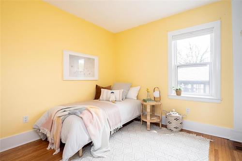 444 Oxford Street, Winnipeg, MB - Indoor Photo Showing Bedroom