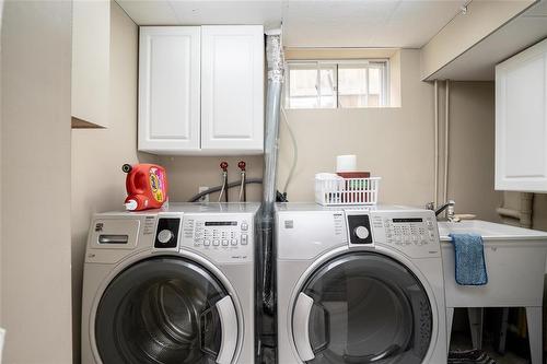 444 Oxford Street, Winnipeg, MB - Indoor Photo Showing Laundry Room