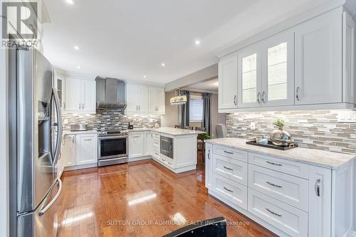 33 Prince Drive, Bradford West Gwillimbury (Bradford), ON - Indoor Photo Showing Kitchen With Stainless Steel Kitchen With Upgraded Kitchen