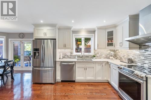 33 Prince Drive, Bradford West Gwillimbury (Bradford), ON - Indoor Photo Showing Kitchen With Stainless Steel Kitchen With Upgraded Kitchen