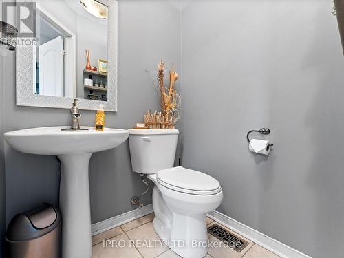 18 Isa Court, Vaughan (Elder Mills), ON - Indoor Photo Showing Bathroom