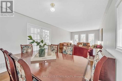 85 Cityview Circle, Barrie, ON - Indoor Photo Showing Dining Room