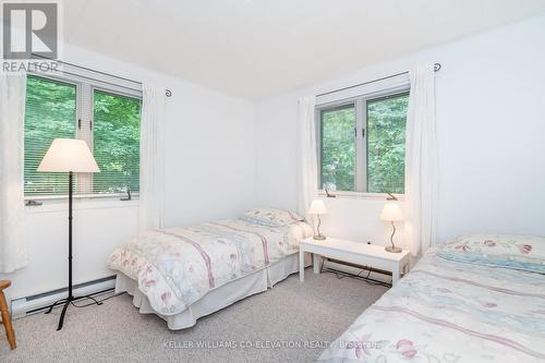 20 Mulberry Court, Tiny, ON - Indoor Photo Showing Bedroom