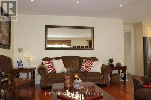 76 Stavely Crescent, Toronto (Rexdale-Kipling), ON - Indoor Photo Showing Living Room