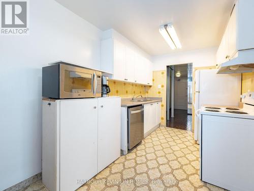 2011 - 61 Richview Road, Toronto (Humber Heights), ON - Indoor Photo Showing Kitchen