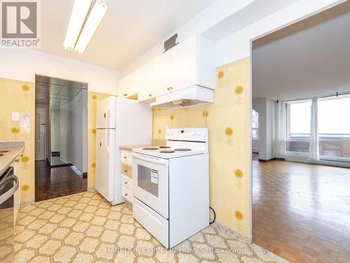 2011 - 61 Richview Road, Toronto (Humber Heights), ON - Indoor Photo Showing Kitchen