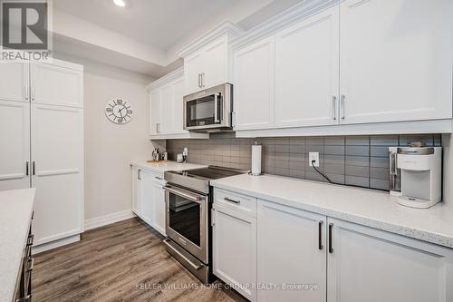 223 - 3290 New Street, Burlington (Roseland), ON - Indoor Photo Showing Kitchen