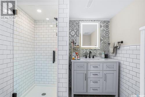 354 Marcotte Crescent, Saskatoon, SK - Indoor Photo Showing Bathroom