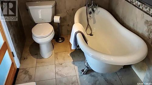 540 5Th Avenue, Hudson Bay, SK - Indoor Photo Showing Bathroom