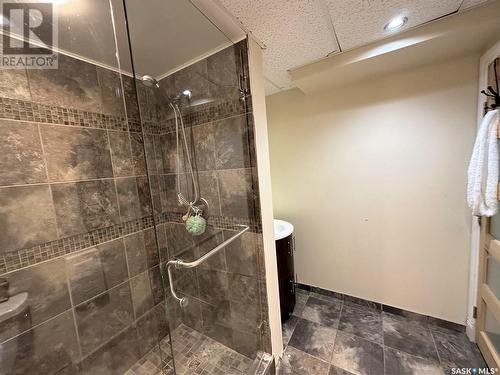 540 5Th Avenue, Hudson Bay, SK - Indoor Photo Showing Bathroom