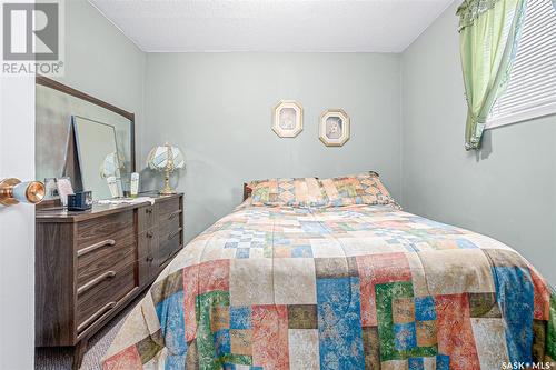 941 K Avenue N, Saskatoon, SK - Indoor Photo Showing Bedroom