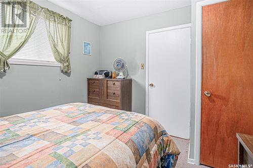 941 K Avenue N, Saskatoon, SK - Indoor Photo Showing Bedroom