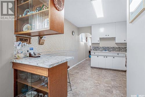 941 K Avenue N, Saskatoon, SK - Indoor Photo Showing Kitchen