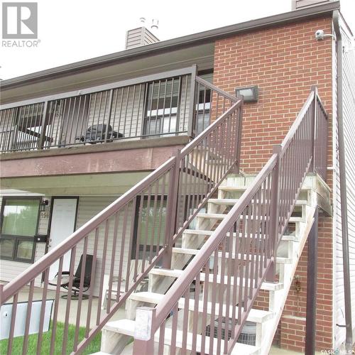 156 Gore Place, Regina, SK - Outdoor With Balcony With Exterior