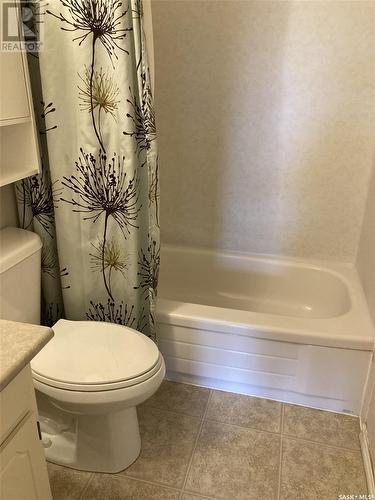 156 Gore Place, Regina, SK - Indoor Photo Showing Bathroom