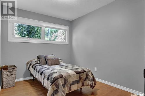 30 Dewar Bay, Regina, SK - Indoor Photo Showing Bedroom