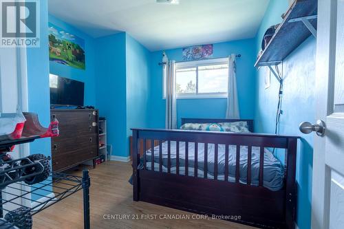 415 Chippendale Crescent, London, ON - Indoor Photo Showing Bedroom