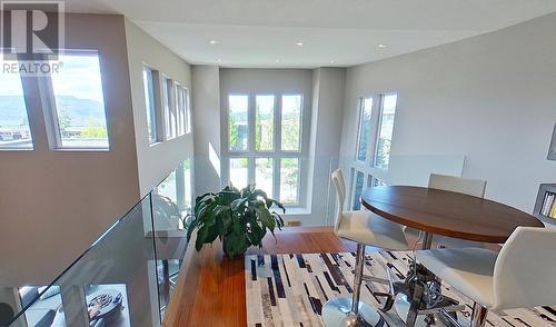 1067 Westpoint Drive, Kelowna, BC - Indoor Photo Showing Dining Room